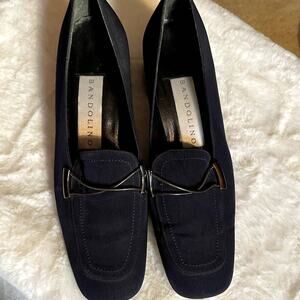 Bandolino Size 8N Women's Dark Navy Pumps With Black Chain Decor shoes